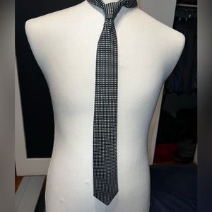 Express black and white classic tie.